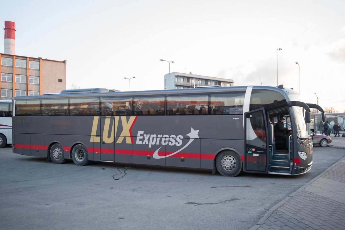 Lux express. Автобус СПБ Таллин Люкс экспресс. Автобус Таллин Lux. Люкс экспресс автобус Таллинн. Автобус luxeexpress Таллинн СПБ.