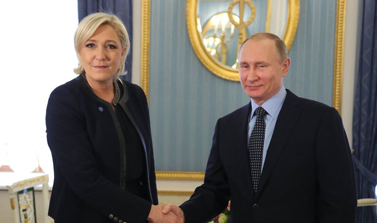 KREMLI SÕBER: Marine Le Pen 2017. aastal koos Venemaa presidendi Vladimir Putiniga.