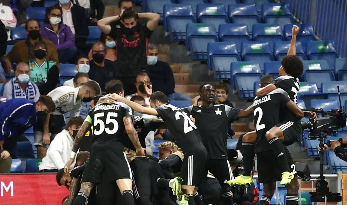 Tiraspoli Šeriffi mängijad tähistamas võitu Madridi Reali üle.