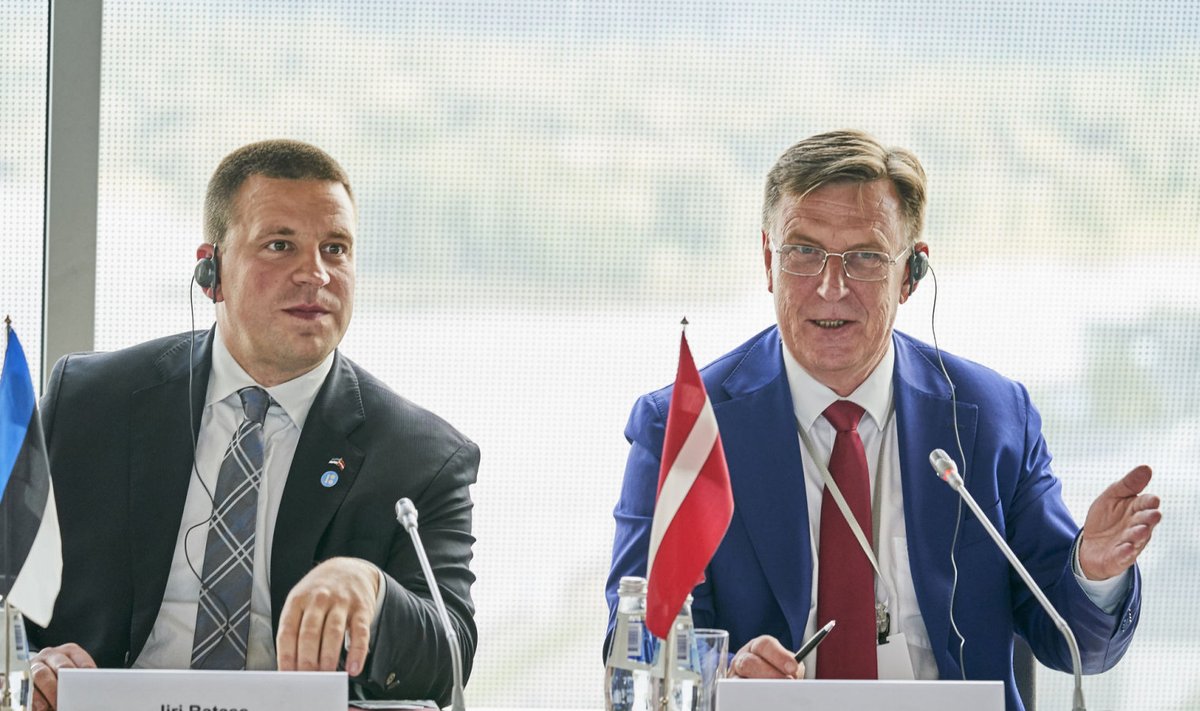 Eesti peaminister Jüri Ratas ja Läti peaminister Māris Kučinskis täna Riias ühisistungil.