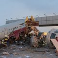 VIDEO JA FOTOD: Moskva lennuväljal sõitis reisilennuk maandumisrajalt välja, neli inimest hukkus