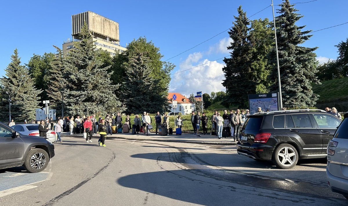 Петровская площадь в Нарве