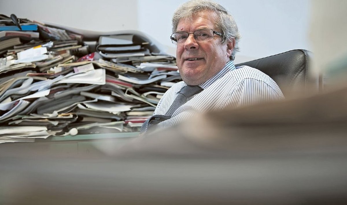 Selle, et maadevahetuse protsessi kohtunikuks sai Eesti vanim meeskohtunik Valeri Lõõnik (65), otsustas arvuti.  Foto: Tiit Blaat