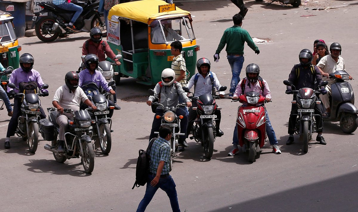 India tänavad on täis kaherattalisi.