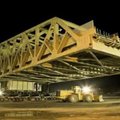 VIDEO: Võimas taristutants: 2400-tonnine sild läbib 200 km!