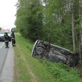 ФОТО | Авария на трассе Таллинн-Тарту: водитель уснул и попал в кювет