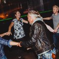 FOTOD: Oh keeruta, lennuta linalakk-poissi! Rock Cafe uue hooaja avapeol haarasid fännid Ewert Sundja tantsule