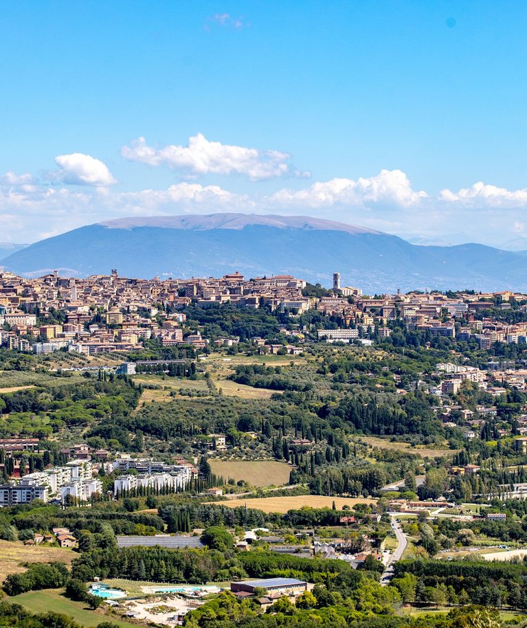 Vaade paar kilomeetrit Perugiast eemalt ühe järjekordse mäekese otsast Kesk-Itaalia linnale, mis mahutab ca 160 000 elanikku.