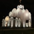 ГАЛЕРЕЯ | Посмотрите, как новая подсветка преобразила православный храм в Ласнамяэ
