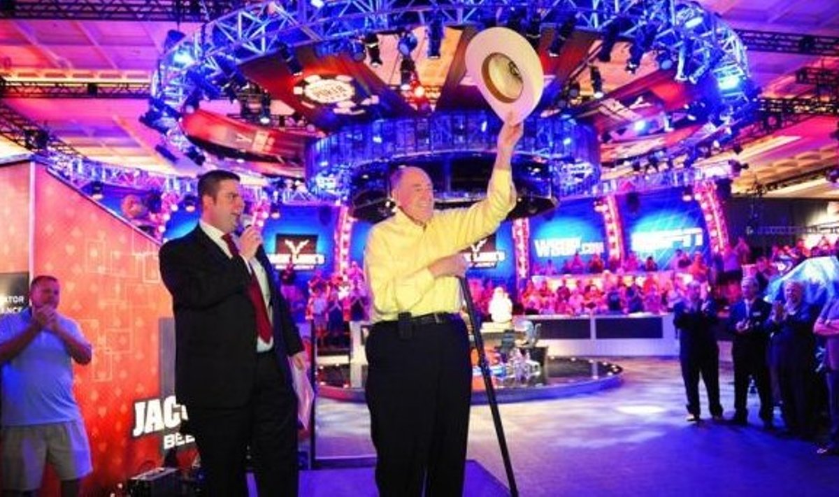 D. Brunson avamas 42. WSOP põhiturniiri, Foto: PokerNews 