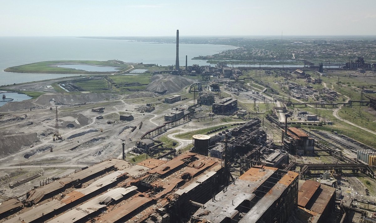 Разрушенный завод "Азовсталь" в Мариуполе