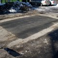 ФОТО и ВИДЕО: Грандиозную яму на столичной улице Моони наконец-то заделали