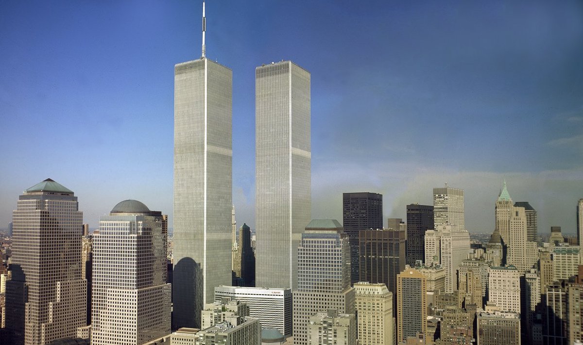 WTC KAKSIKTORNID: Foto tehtud kaks kuud enne 2001. aasta terrorirünnakuid.