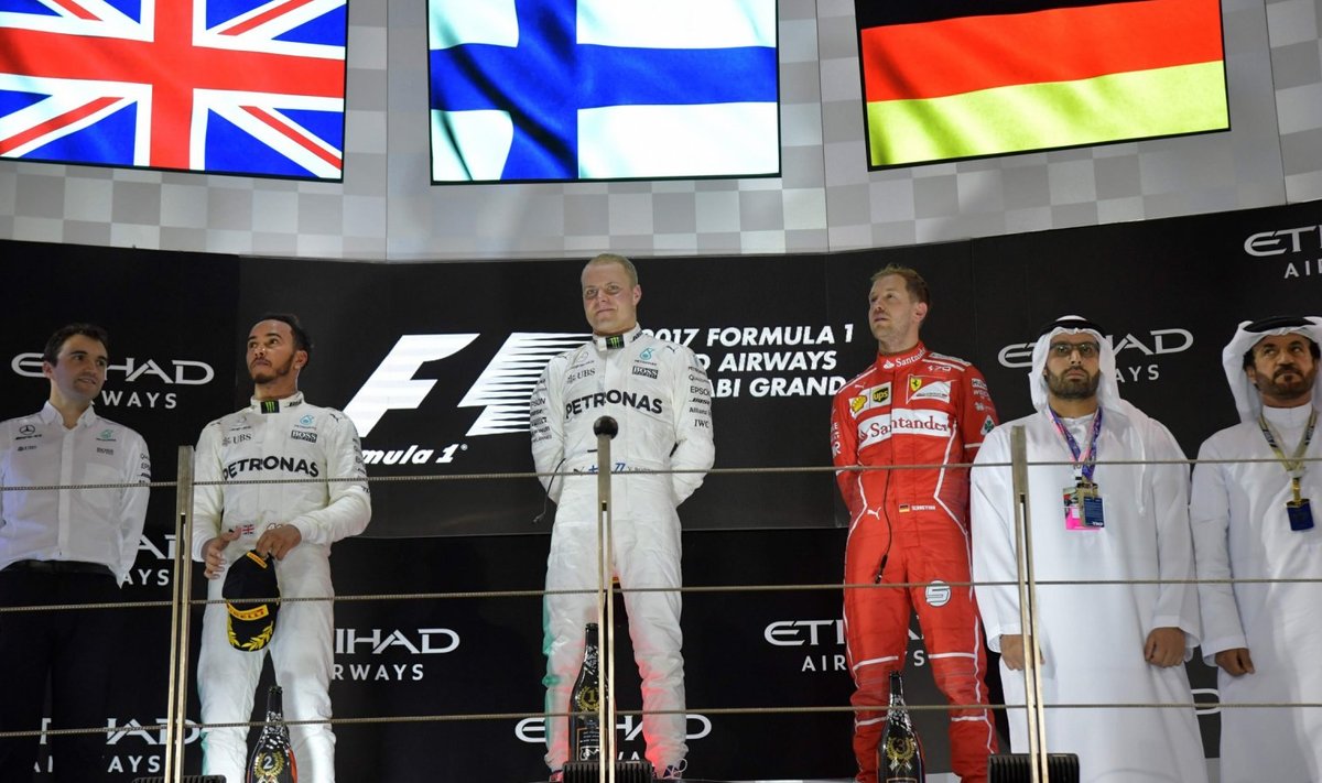Valtteri Bottas, Lewis Hamilton ja Sebastian Vettel Abu Dhabi poodiumil.