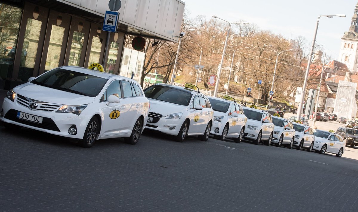 Tulika Takso juhtide jaoks muutub Taxify ebarentaabliks, äpifirma loodab mõjutada juhte odavamate taksodega sõitma.