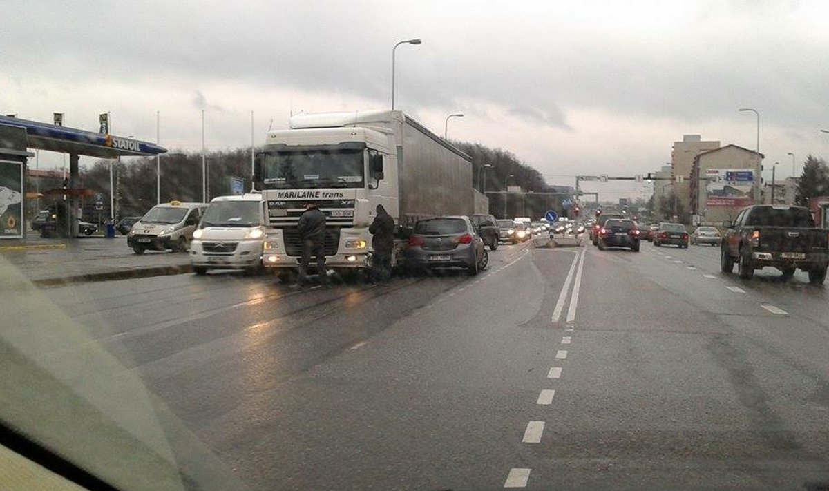Liiklusõnnetus Tammsaare teel Tallinnas