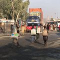 ВИДЕО | Афганские дети рискуют жизнью, перевозя контрабандой сладости и сигареты