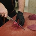 VIDEO | Kuidas valmistatakse Lihuniku Äris toorest lihast tartari?