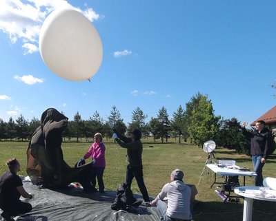 VAAL Airshipi team teeb õhupallikatsetusi