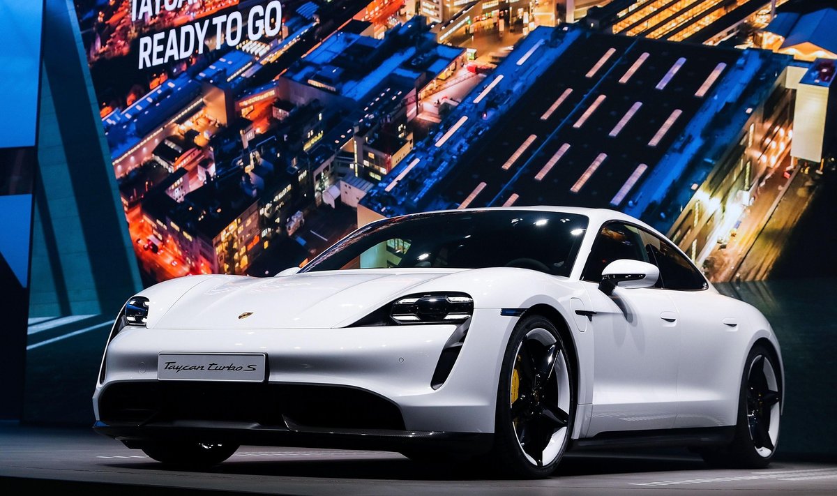 Elektriauto Porsche Taycan Turbo S. Taycani mudel tuli esimest korda müüki 2019. aastal, eelmisel aastal toodeti seda 37 720 tükki.