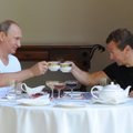 Путин и Медведев похвалили "Единую Россию" за результаты на выборах