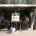 VIDEO | Tänapäeva metsavennad: kamp kodutuid eelistab metsa sotsiaalkeskusele