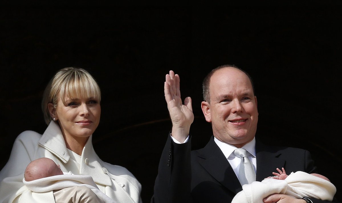 Monaco prints Albert II ja printsess Charlene kaksikute Jaques'i ja Gabriellaga