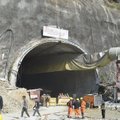 В Индии обрушился тоннель: спасатели пытаются вытащить из-под завалов 40 рабочих