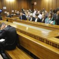 FOTO: Pisarais Pistorius keeldus kohtus mõrvadetaile kuulamast