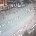 Бревна убили пешеходов на остановке
