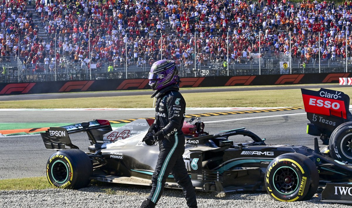 Lewis Hamilton pärast karmi avariid