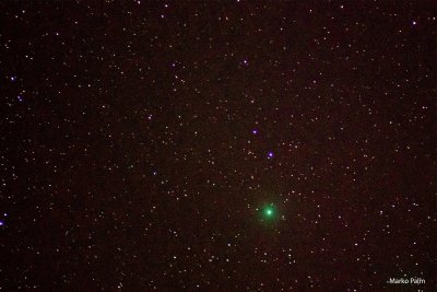 Viiest fotost tehtud HDR-pilt samast komeedist