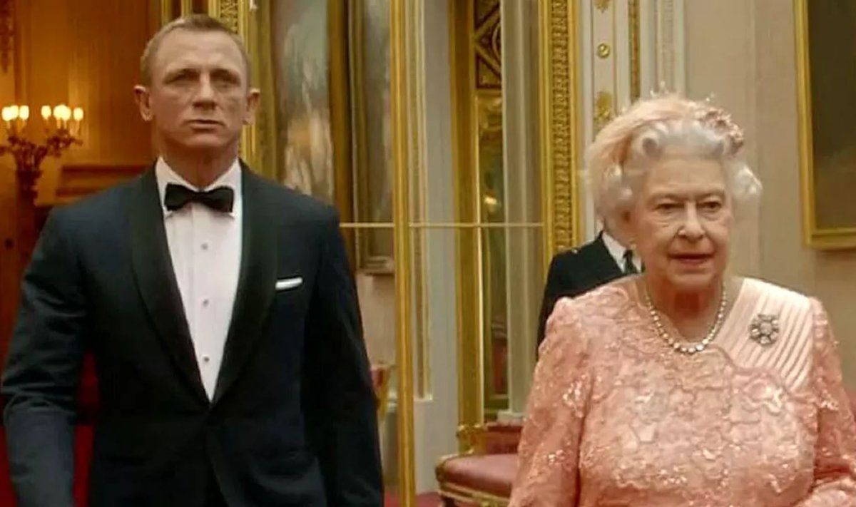 James Bond ja Elizabeth II