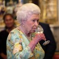 TERVISEKS! Kuninganna Elizabeth joob tervelt neli klaasikest päevas