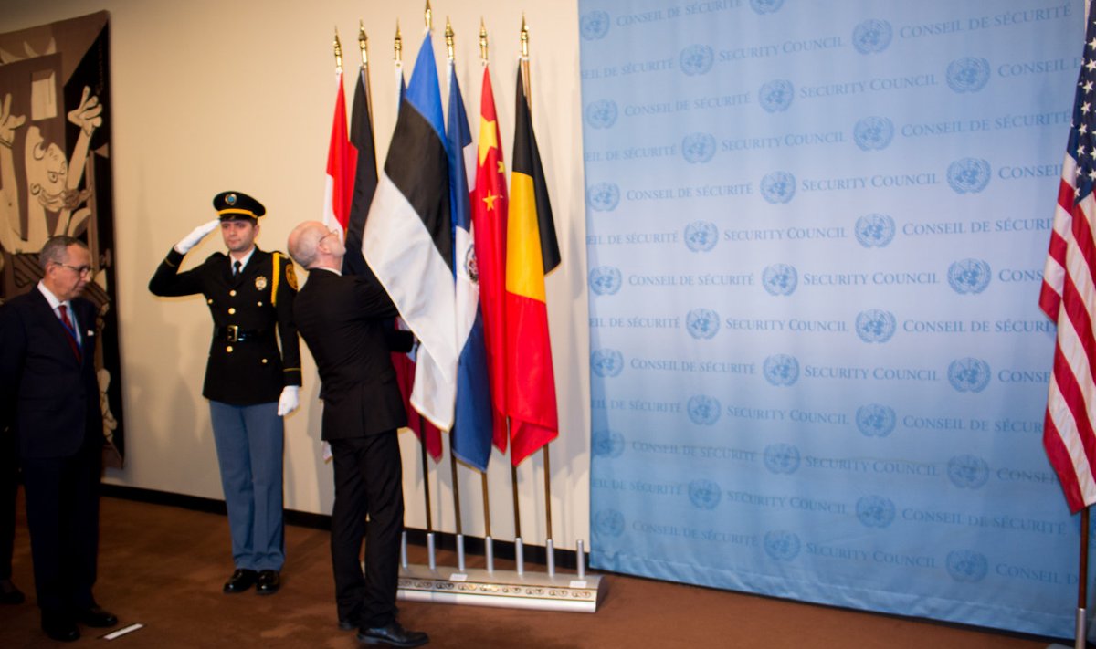 Eesti lipp asetati ÜRO julgeolekunõukogu saali ette.