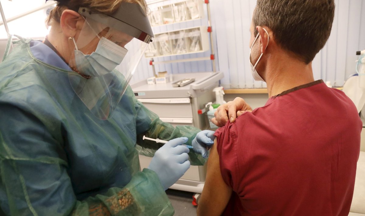 Nüüd, kui vaktsineerimine on Lätis käima läinud, muutub valitsusvastutus üha ahvatlevamaks.