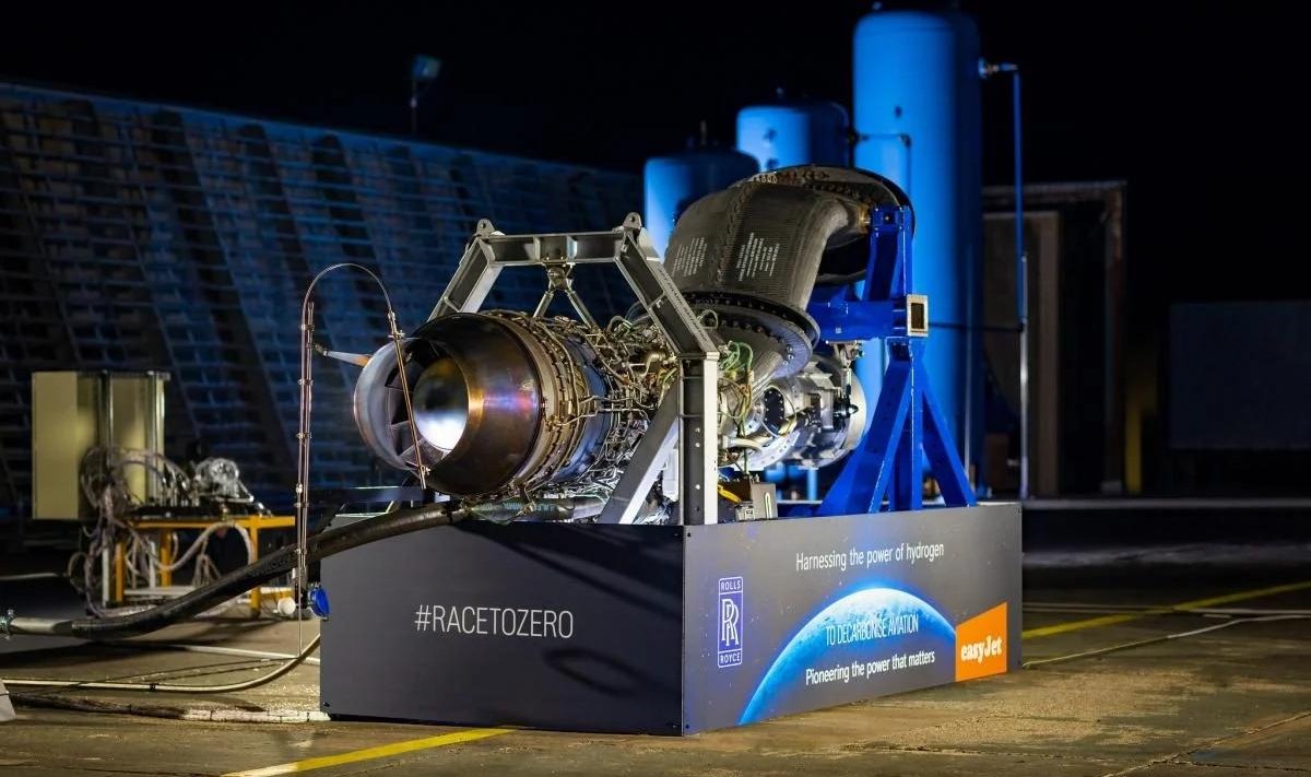 Briti lennukimootori tootja Rolls-Royce katsetas vesinikmootorit