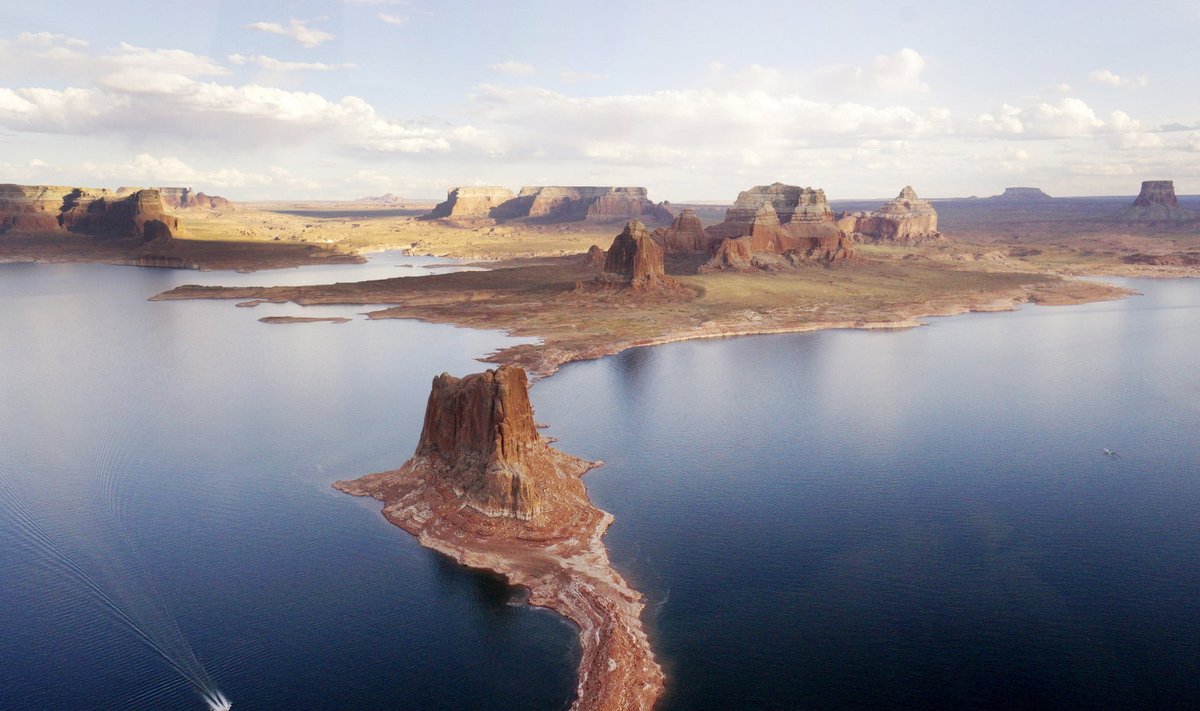 Colorado jõel asuvast Lake Powelli veereservuaarist saavad oma joogivee nii Arizona, Nevada kui ka California elanikud