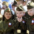 Почему нельзя наряжать детей в военную форму? Объясняет психолог
