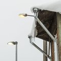 DELFI FOTOD: Tallinlasi ähvardavad jääpurikad ja katustelt langev lumi