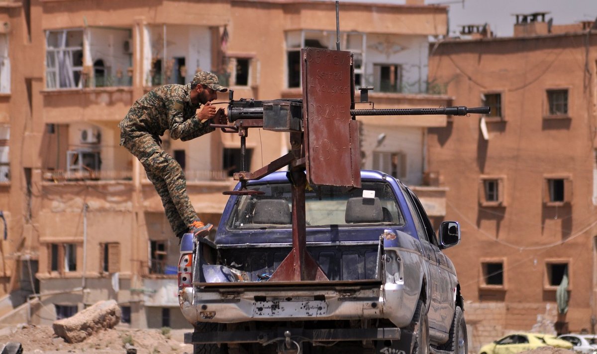 Süüria kurdide sõjaedu taga on isetehtud sõjamasinad. 