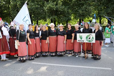 Põlva koor on ehitunud oma seelikusabad ka rahvusliku tikandiga