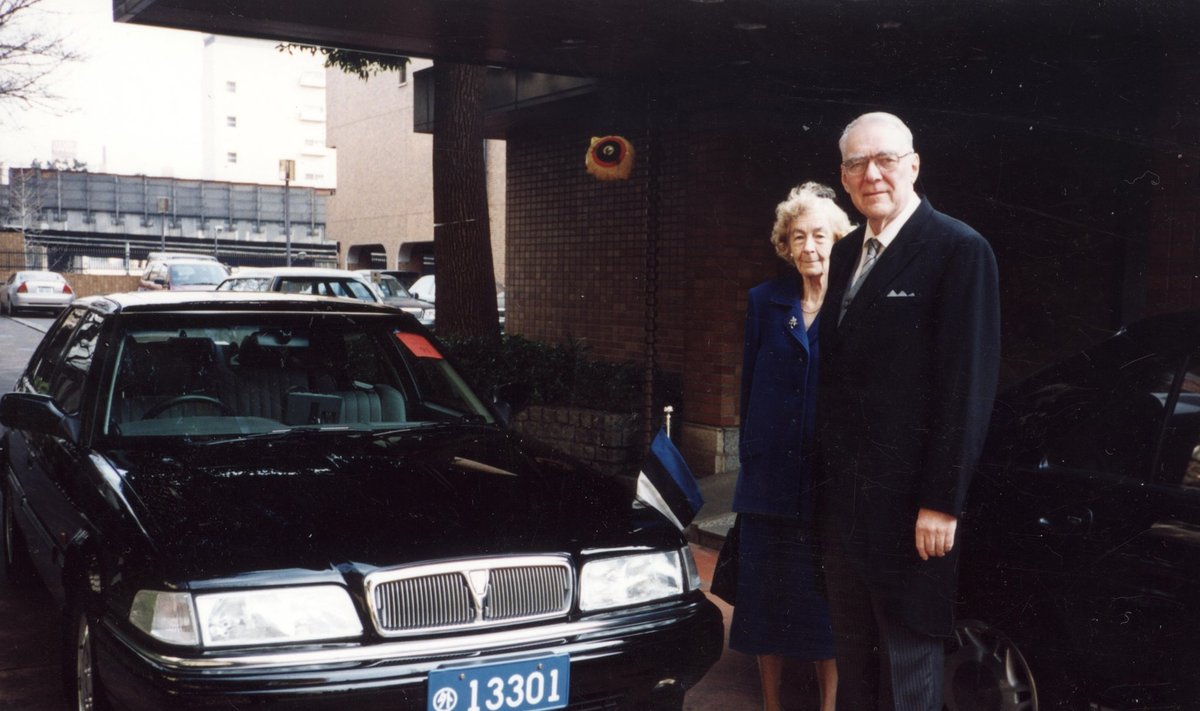 AASTAL 2000: Eesti suursaadik Jaapanis Mark Sinisoo ja abikaasa Ingrid Kuljus.