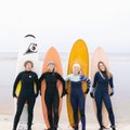 Autismispektri joontega lapse ema: surf on ideaalne argipingete maandamise vorm. Vees unustad kõik