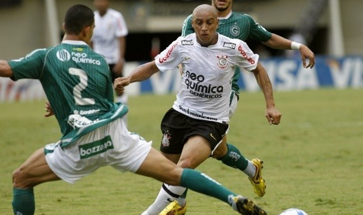 Roberto Carlos (valges särgis), jalgpall