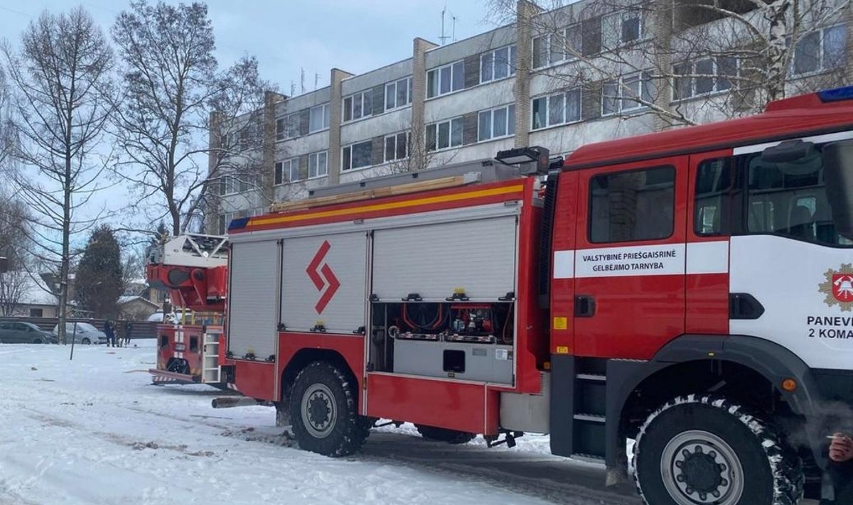 ГАЛЕРЕЯ | В многоквартирном доме в Паневежисе произошел взрыв - Delfi RUS