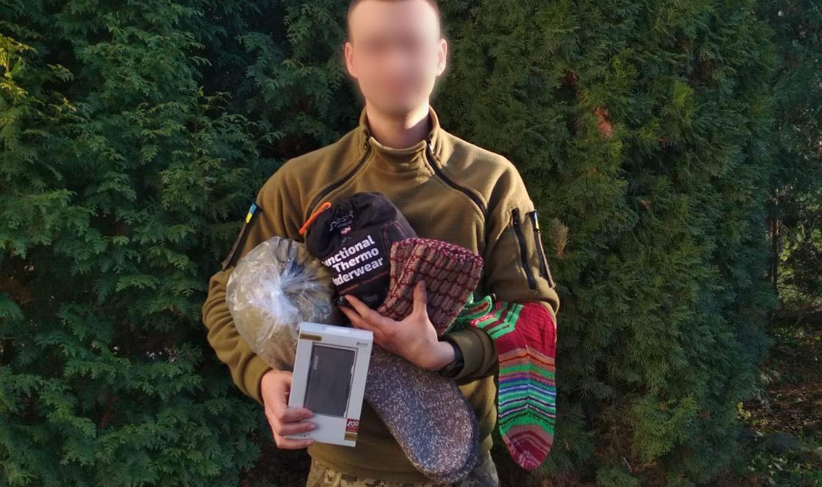SOKID KÄES! Kes ütles, et sõduritele ei saa? Silja nobedate näppude tiimi töö on Ukrainas kohal ja sõduritel käes.