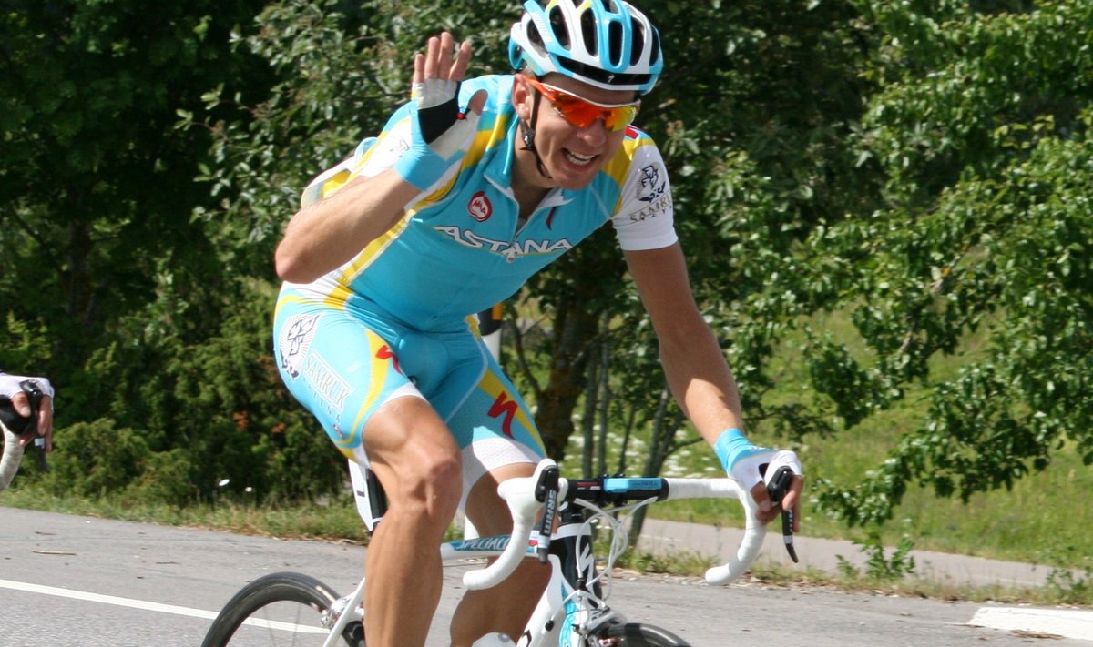Võidusõitu nautiv Tanel Kangert, jalgratas