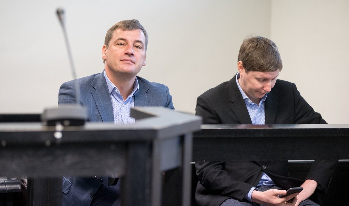 PERH-i endine juht Tõnis Allik (vasakul) ja haigla endine IT-juht Marko Kilk kohtus.