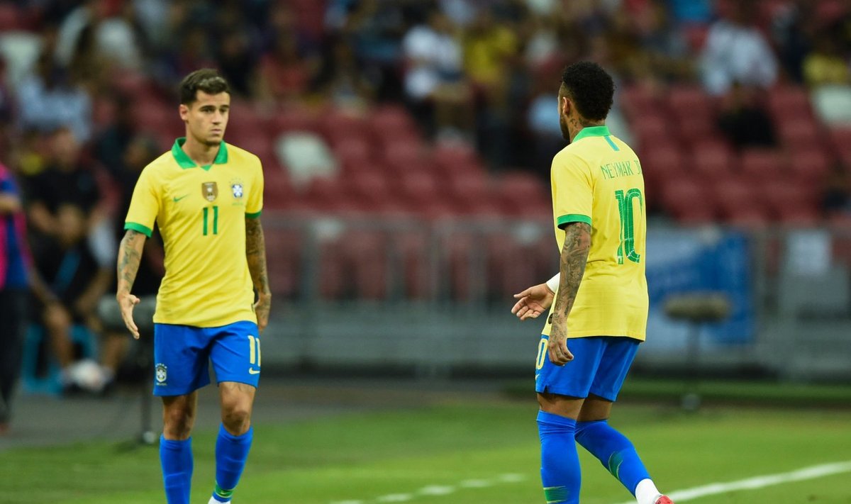 Philippe Coutinho vahetas juba 12. minutil Neymari välja